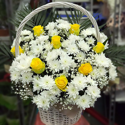 Фото товара Корзина "Белые хризантемы, жёлтые розы" в Измаиле
